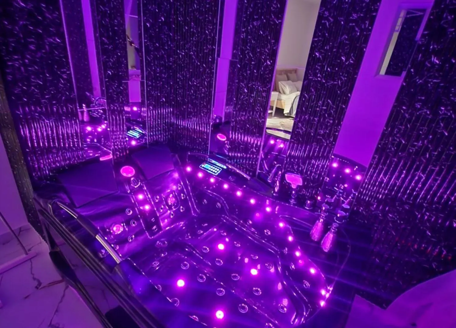 Gdansk By The Sea - Prestige Home Spa Apartments With A Luxurious Jacuzzi, Sauna And An Exclusive Massage Chair Available In One Of The Apartments!