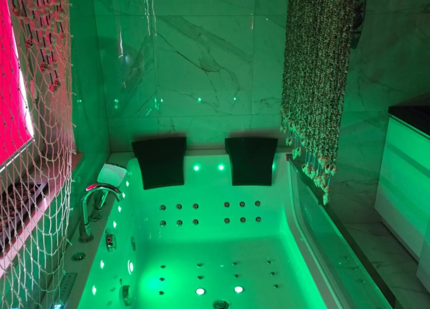 Gdansk By The Sea - Prestige Home Spa Apartments With A Luxurious Jacuzzi, Sauna And An Exclusive Massage Chair Available In One Of The Apartments!